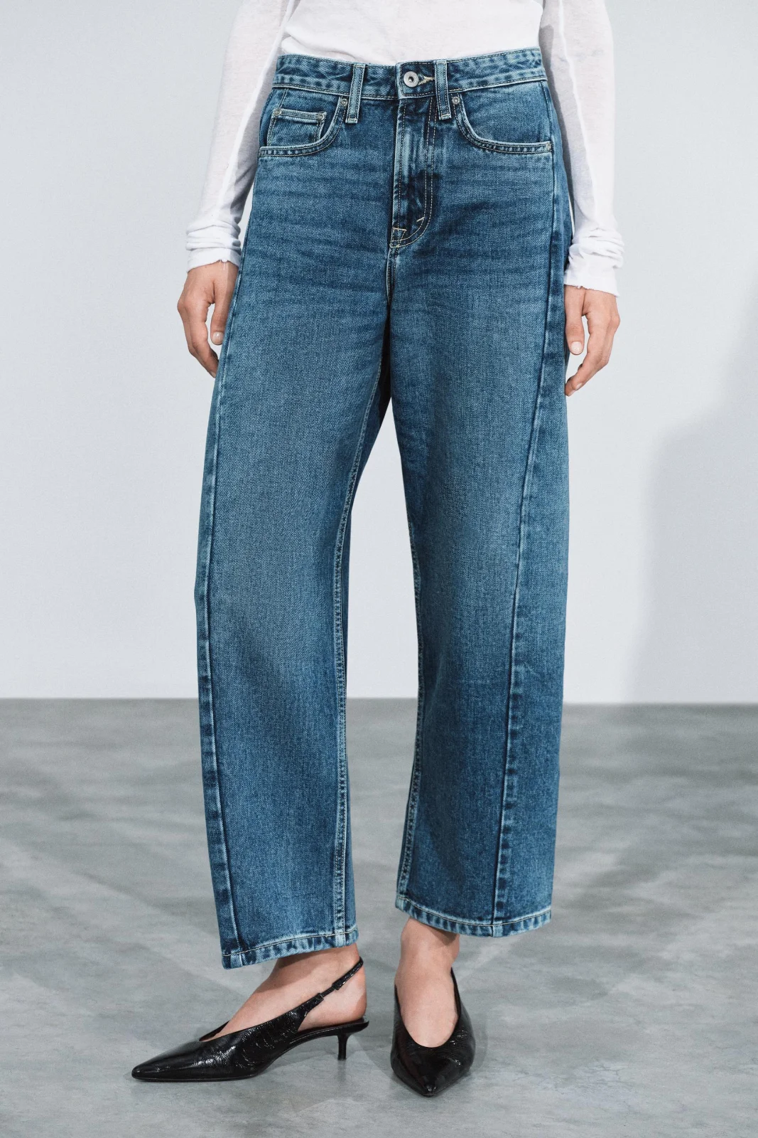 Jeans Cintura Média, Perna Relaxed — Compra Uma, Leva Três Cores Diferentes