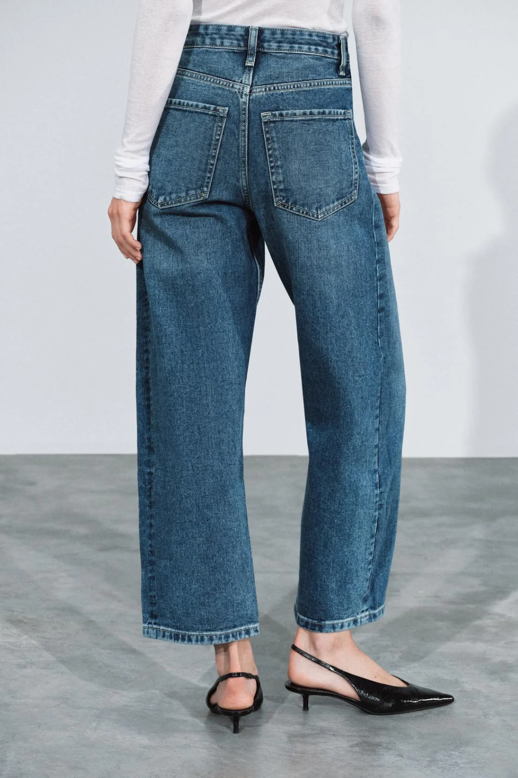 Jeans Cintura Média, Perna Relaxed — Compra Uma, Leva Três Cores Diferentes