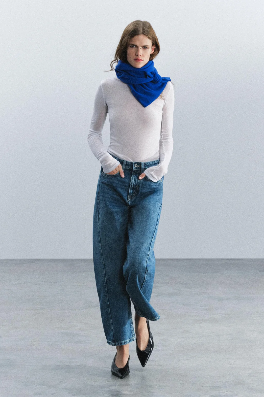 Jeans Cintura Média, Perna Relaxed — Compra Uma, Leva Três Cores Diferentes