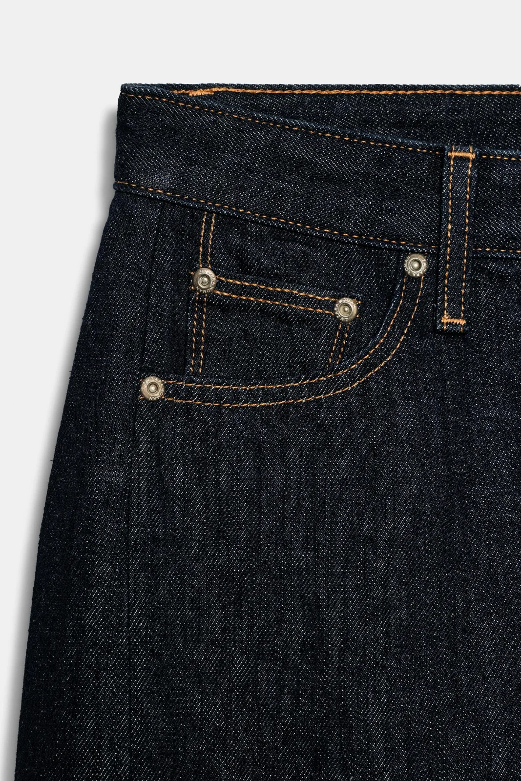 Jeans Cintura Média, Perna Relaxed — Compra Uma, Leva Três Cores Diferentes