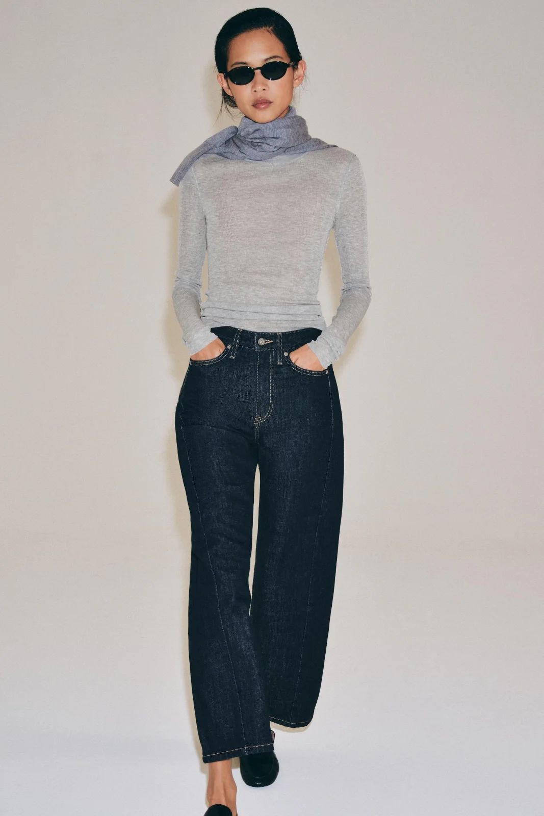 Jeans Cintura Média, Perna Relaxed — Compra Uma, Leva Três Cores Diferentes