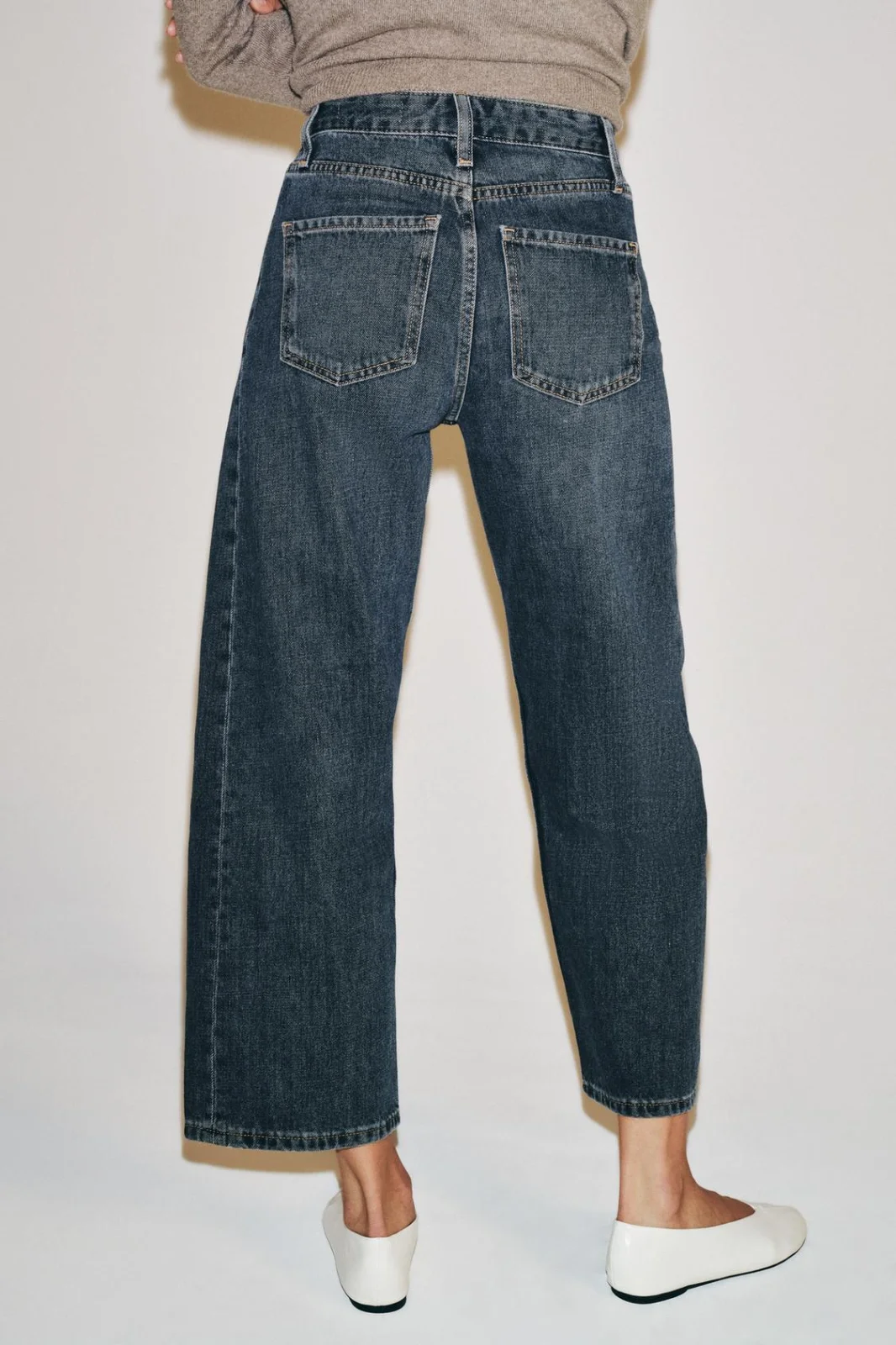 Jeans Cintura Média, Perna Relaxed — Compra Uma, Leva Três Cores Diferentes